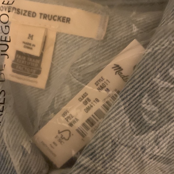 Madewell The Oversized Trucker Jean Jacket in Whitmore Wash - Picture 7 of 8